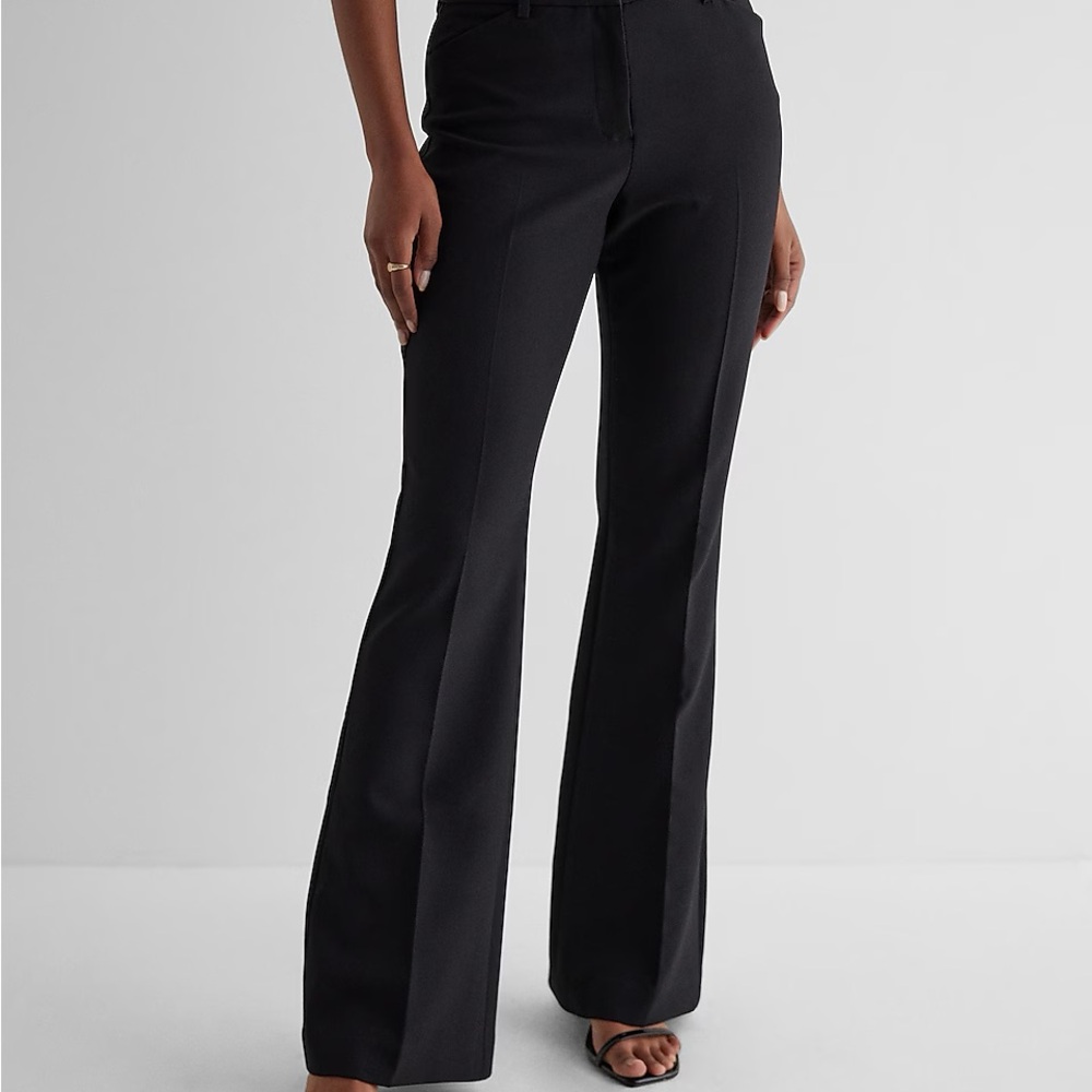 Express Women’s Editor Mid-Rise Flare Pant. NWT! Size 14. Great work staple!